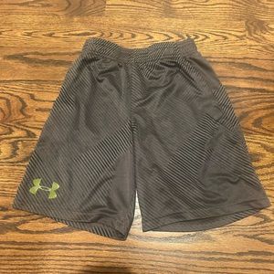 Under Armour youth kids Medium Grey shorts